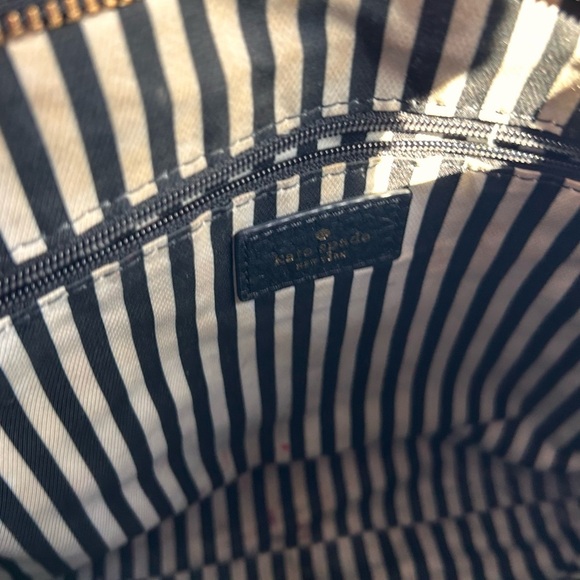 Kate Spade vintage Set! Cross body pebble purse with stripped wristlet. - Picture 5 of 16